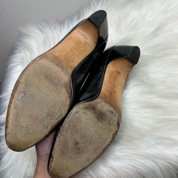 Salvatore Ferragamo Patent Leather Laser-cut Detail Pumps 9.5 - Picture 3 of 9